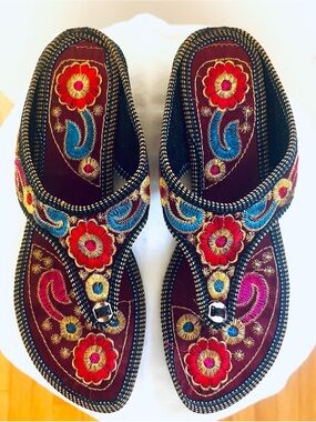 Embroidered Maroon Women's Thong Sandals, India Vibes